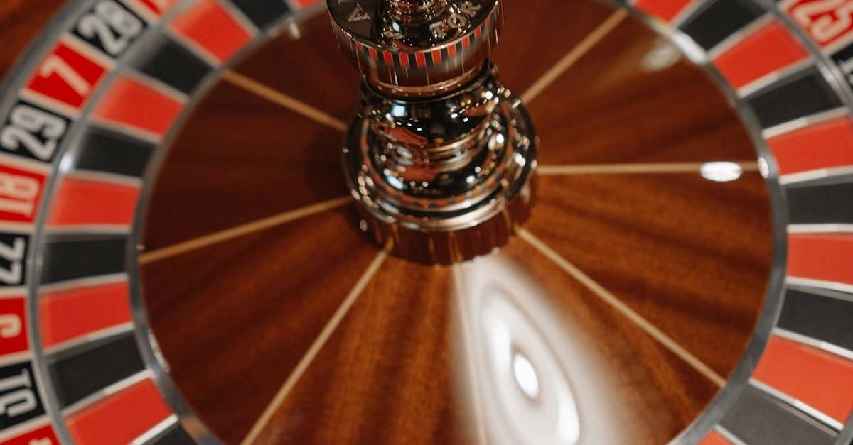 Клеокатра египетская кошка в слот игре с барабанами